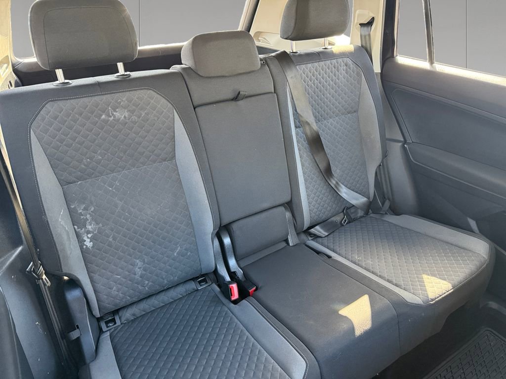 Used 2018 Volkswagen Tiguan S image 18