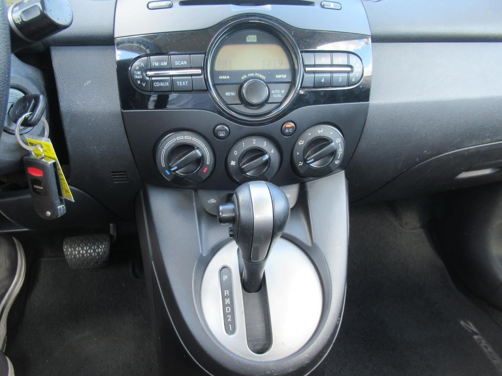 Used 2011 MAZDA MAZDA2 Sport FWD image 23