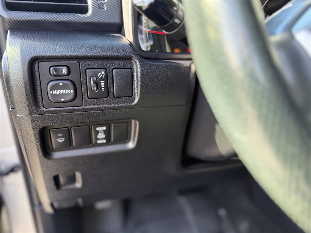 Used 2018 Toyota 4Runner SR5 Premium image 11