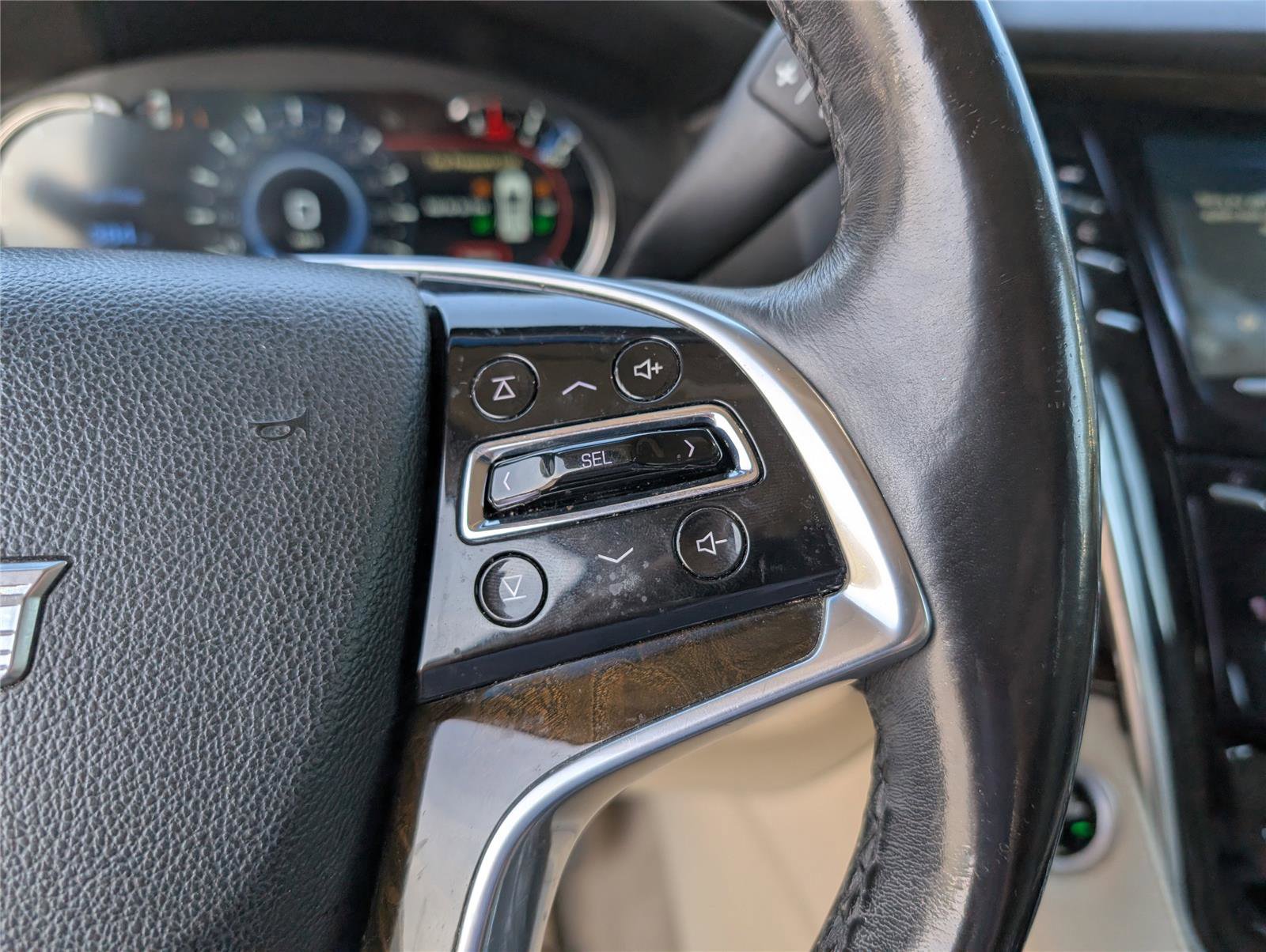 Used 2018 Cadillac Escalade Luxury RWD image 21
