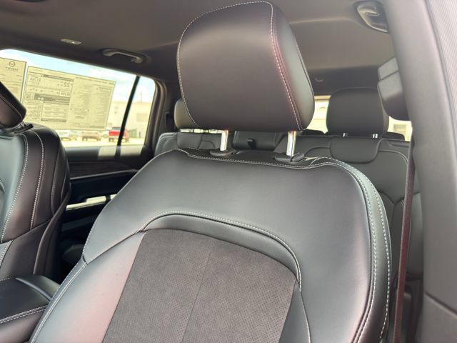 New 2026 Jeep Grand Cherokee L 4WD image 22