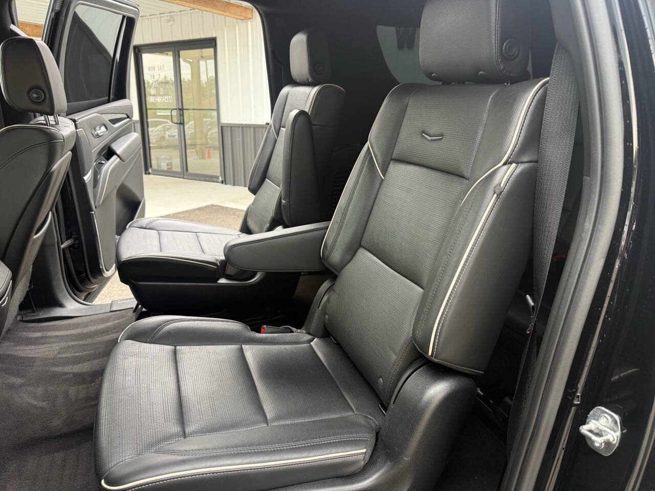 Used 2023 Cadillac Escalade ESV Sport AWD/4WD image 15