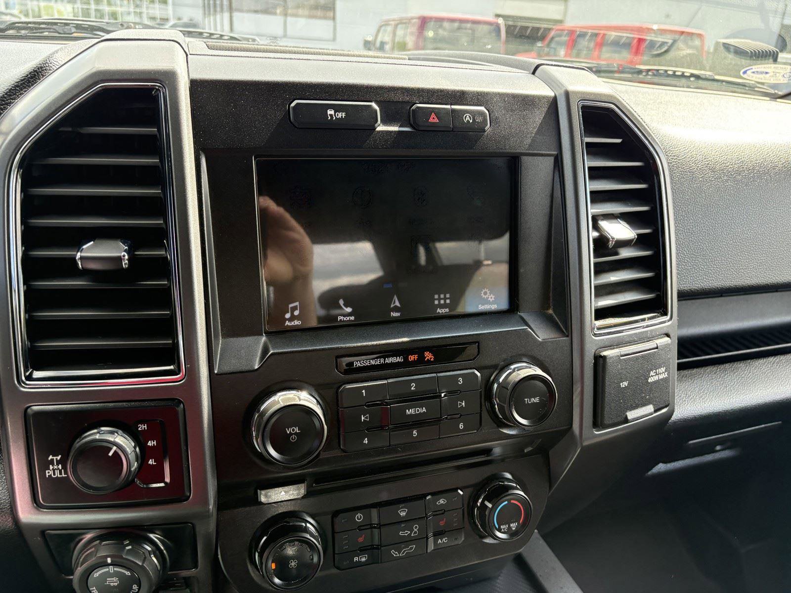 Used 2018 Ford F150 XLT w/ Equipment Group 302A Luxury AWD/4WD image 16