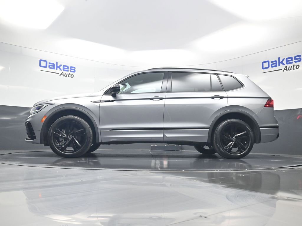 Used 2023 Volkswagen Tiguan SE R-Line FWD image 42