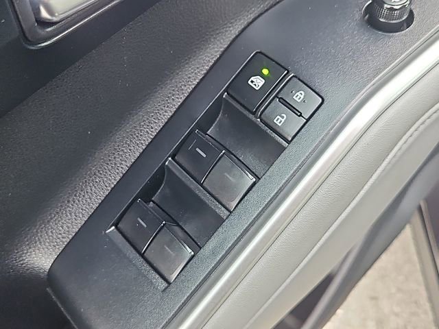 Used 2022 Toyota Highlander XLE image 24