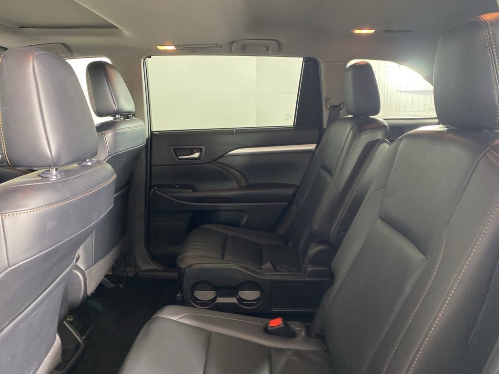 Used 2019 Toyota Highlander XLE image 31