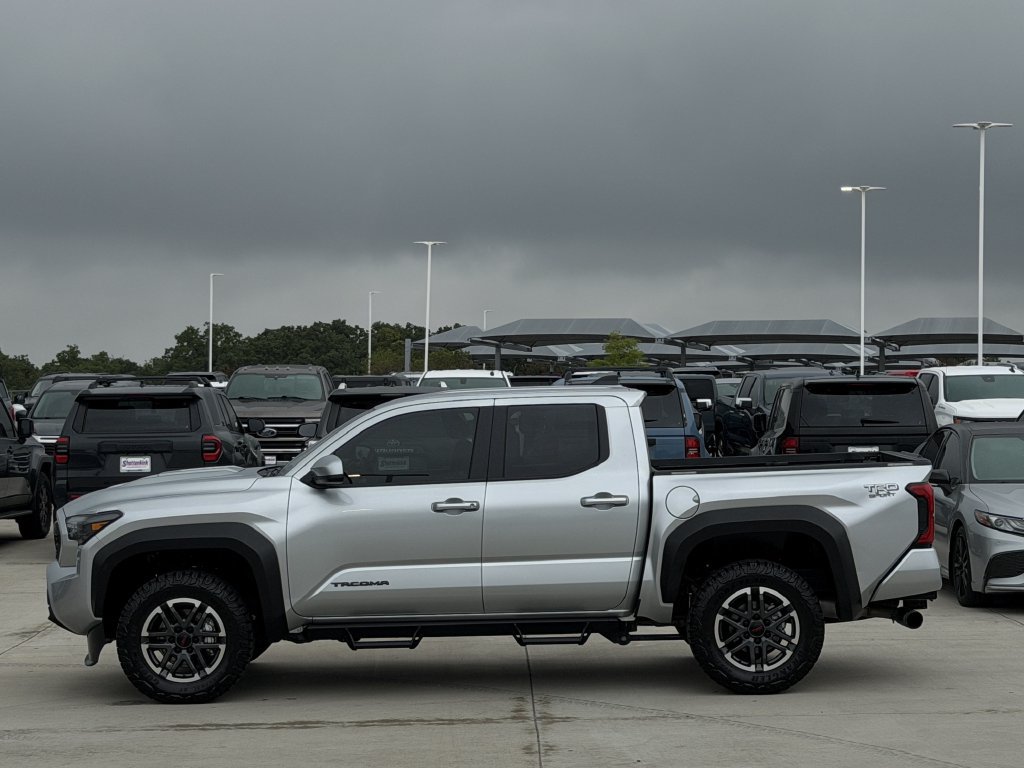 Used 2025 Toyota Tacoma TRD Sport AWD/4WD image 3