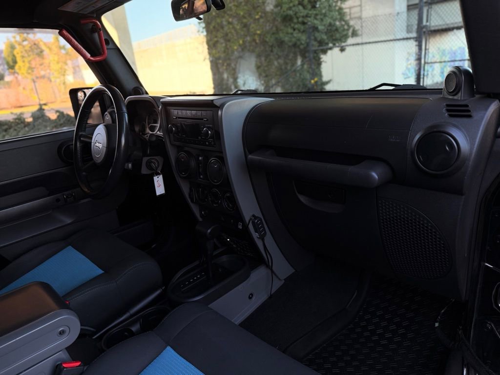 Used 2010 Jeep Wrangler Unlimited Islander image 40