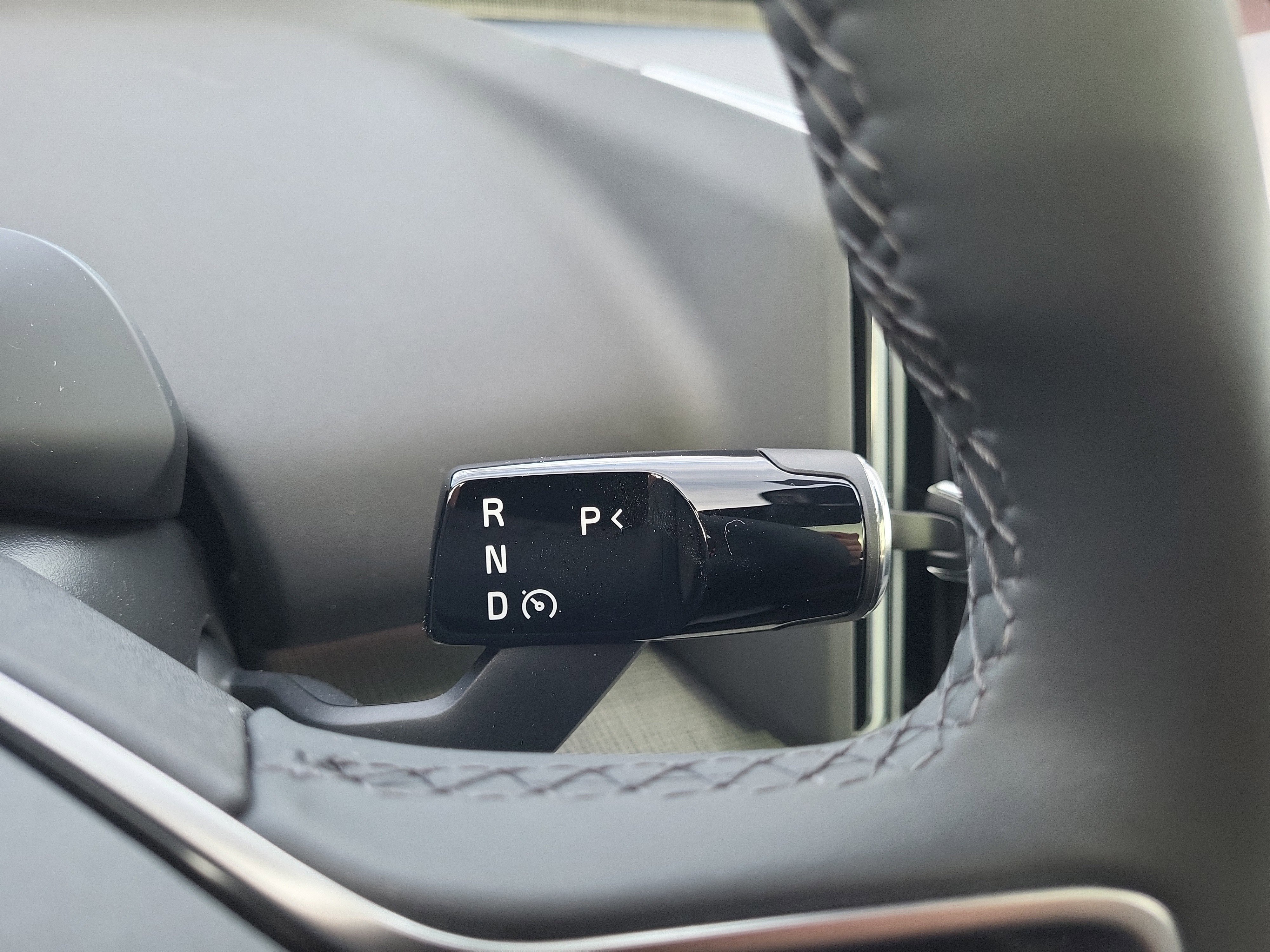 New 2025 Volvo EX30 Ultra w/ Climate Package image 16