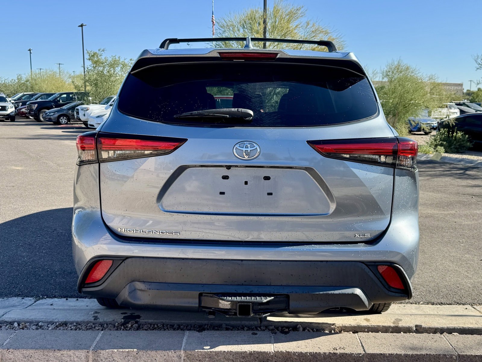 Used 2020 Toyota Highlander XLE image 4