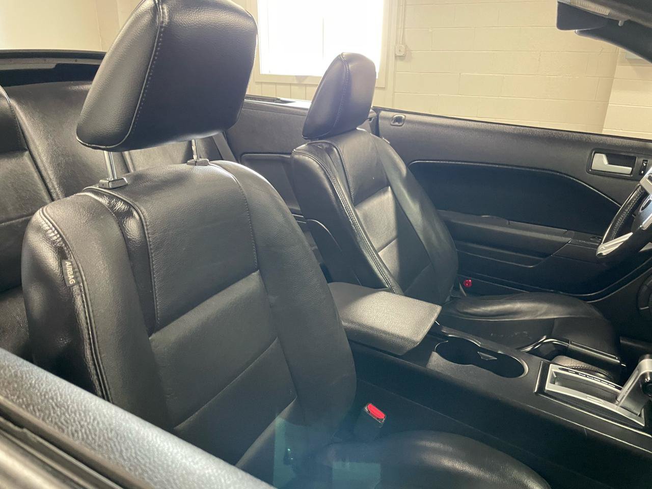 Used 2007 Ford Mustang Convertible RWD image 20