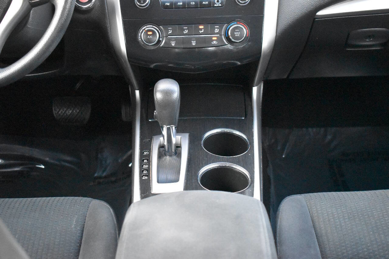 Used 2014 Nissan Altima 2.5 S w/ Sport Value Package image 29