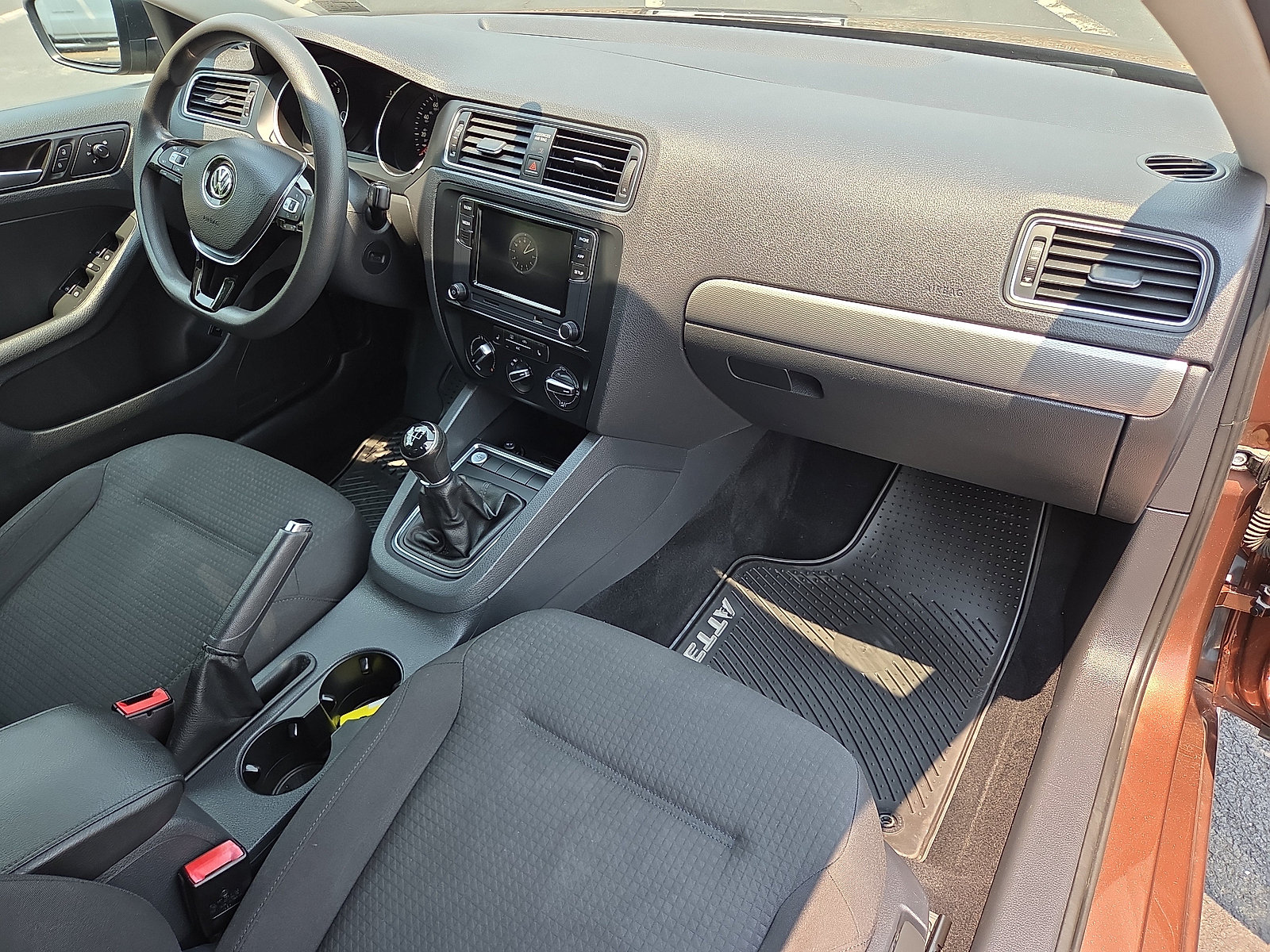 Used 2016 Volkswagen Jetta SE FWD image 18