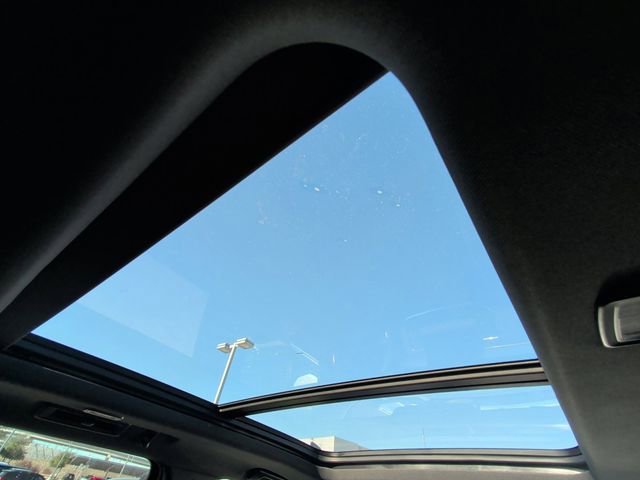 Used 2024 Chevrolet Suburban High Country image 7