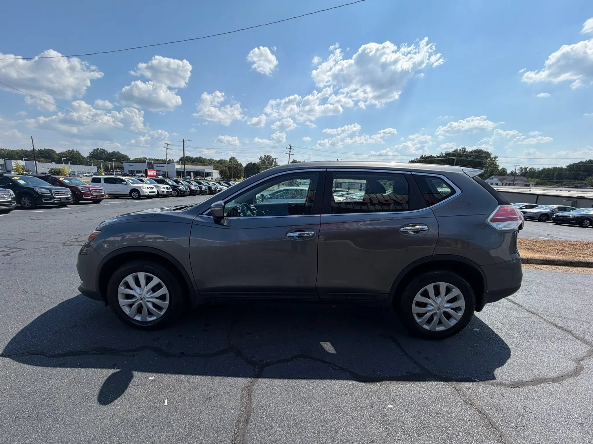 Used 2014 Nissan Rogue S FWD image 4