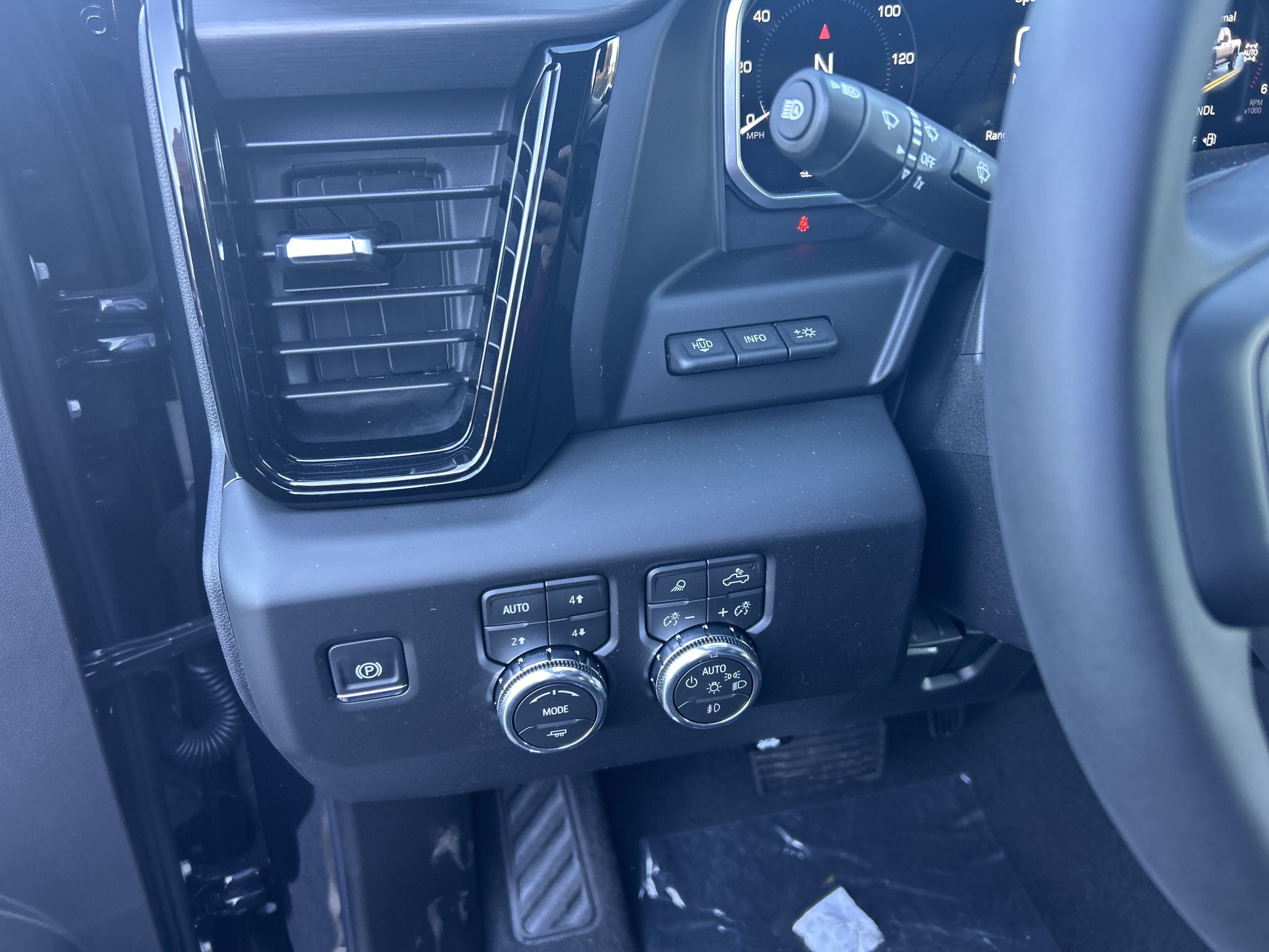 New 2026 GMC Sierra 2500 AT4 w/ AT4 Premium Plus Package AWD/4WD image 25