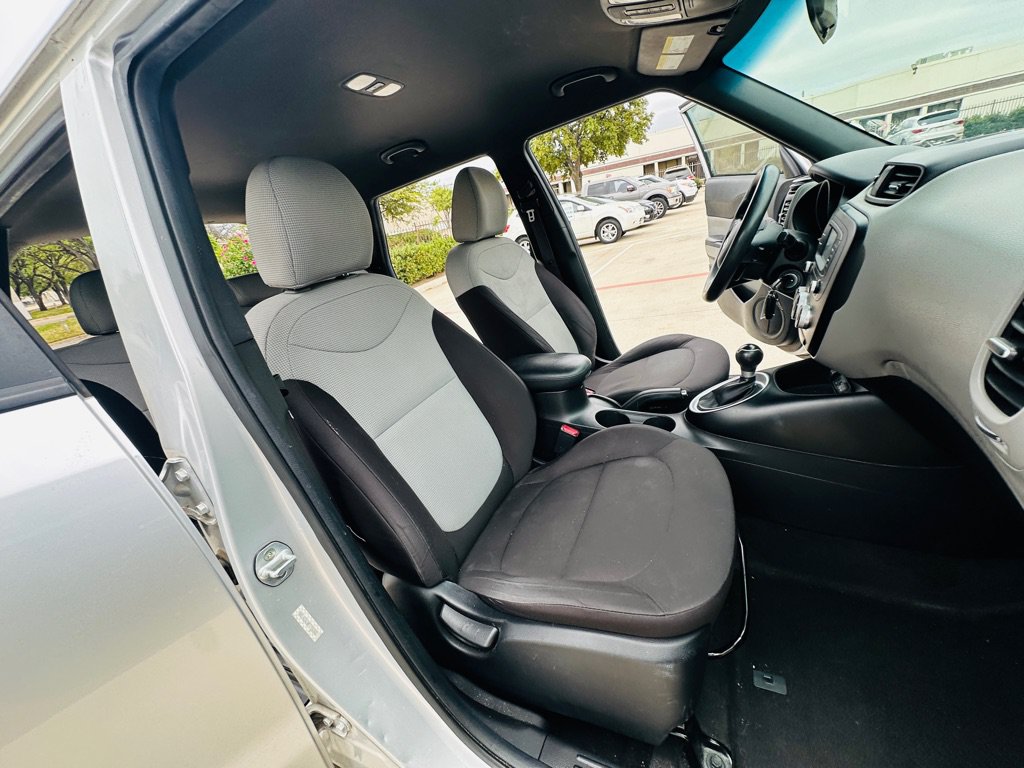 Used 2015 Kia Soul FWD image 25