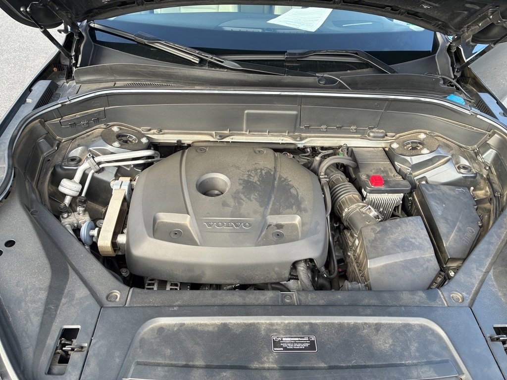 Used 2017 Volvo XC90 T6 Momentum w/ Vision Package image 31