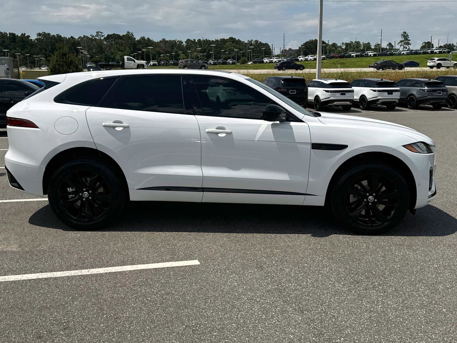 New 2026 Jaguar F-PACE R-Dynamic S image 7