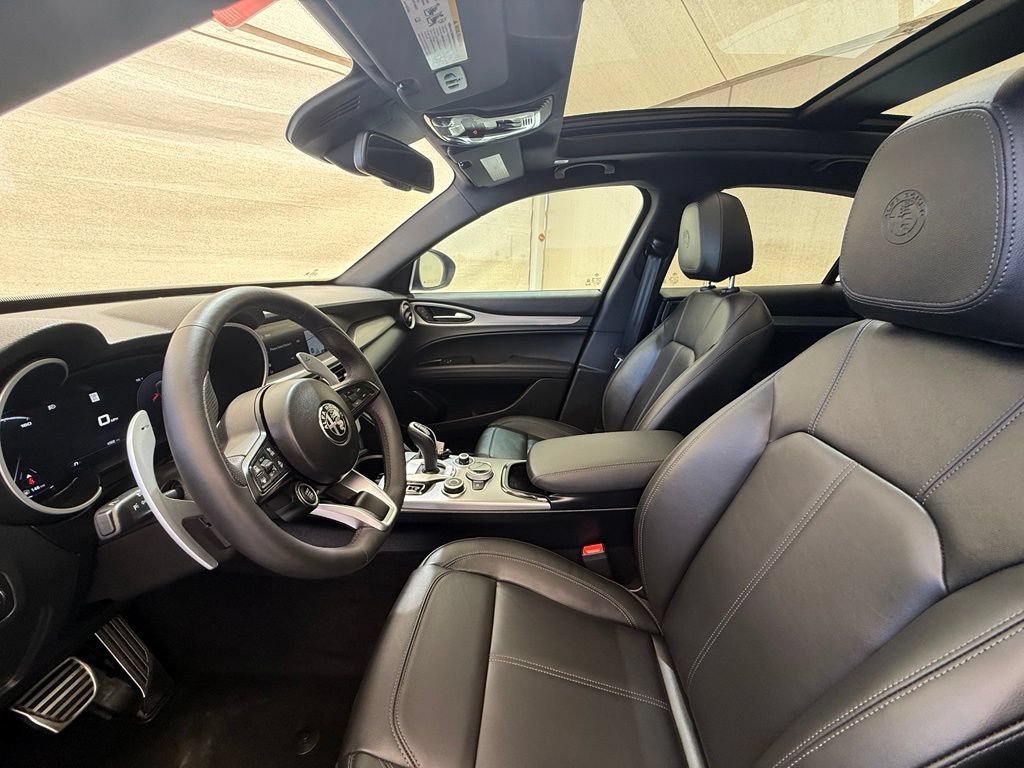 New 2025 Alfa Romeo Stelvio Sprint w/ Convenience Package AWD/4WD image 36