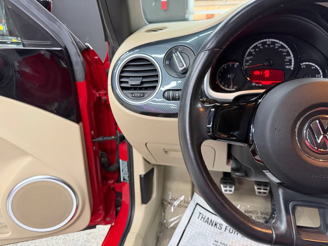 Used 2013 Volkswagen Beetle 2.0T FWD image 19