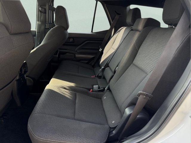 Used 2025 Toyota 4Runner SR5 AWD/4WD image 10