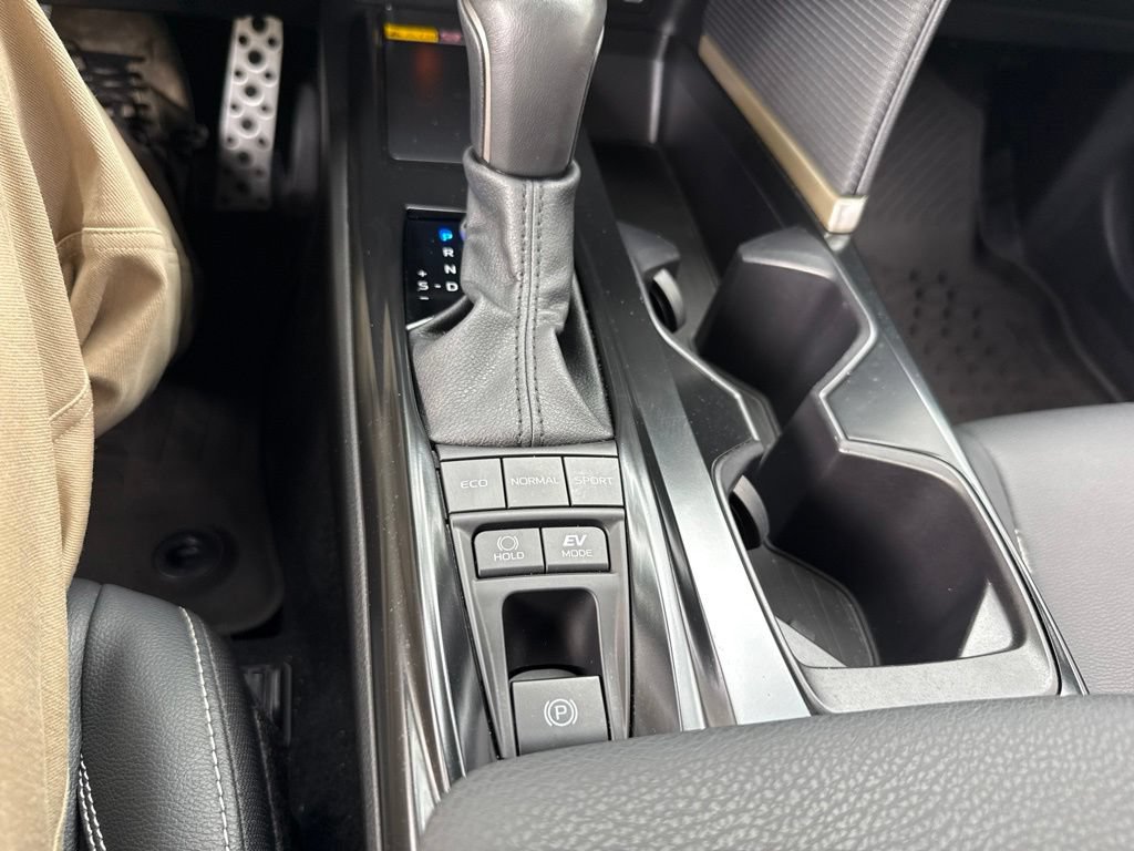 Used 2025 Toyota Camry SE FWD image 63