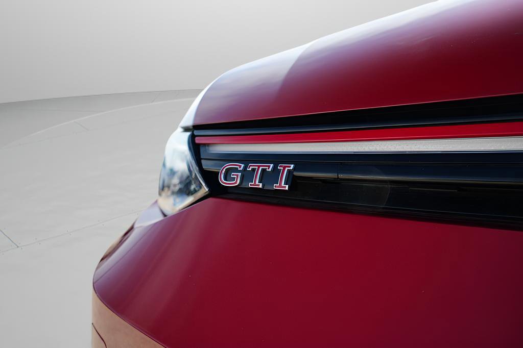 Used 2023 Volkswagen GTI SE FWD image 22