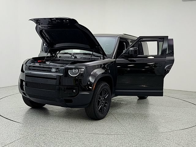 New 2026 Land Rover Defender 110 S AWD/4WD image 9