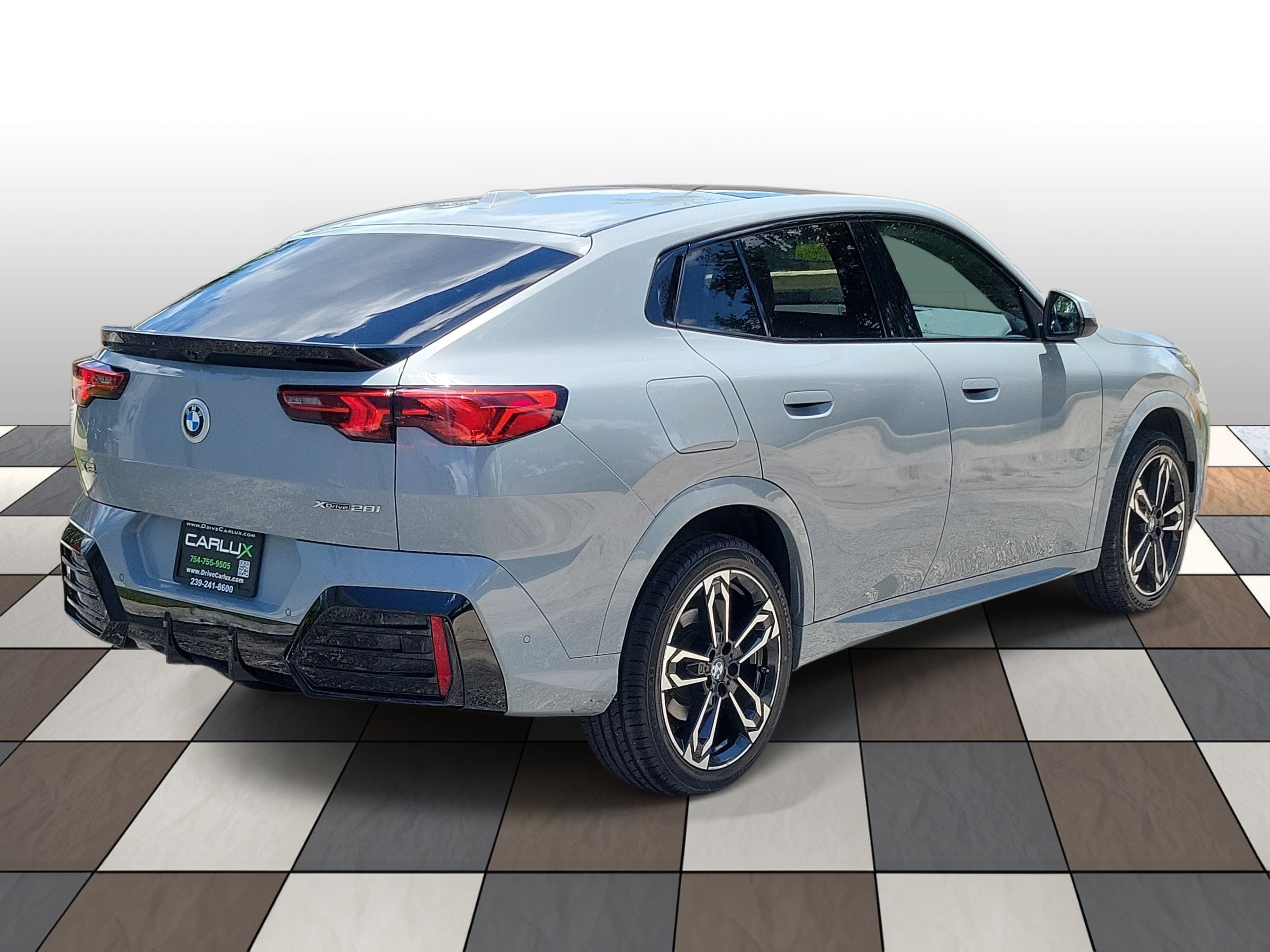 Used 2025 BMW X2 xDrive28i AWD/4WD image 33