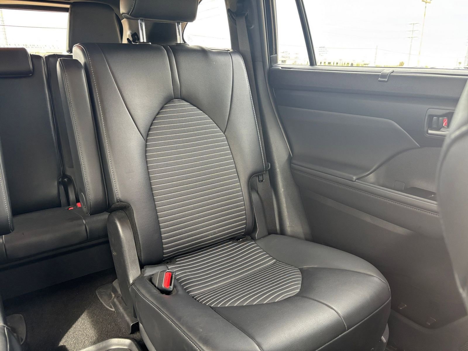 Used 2025 Toyota Highlander XSE image 40