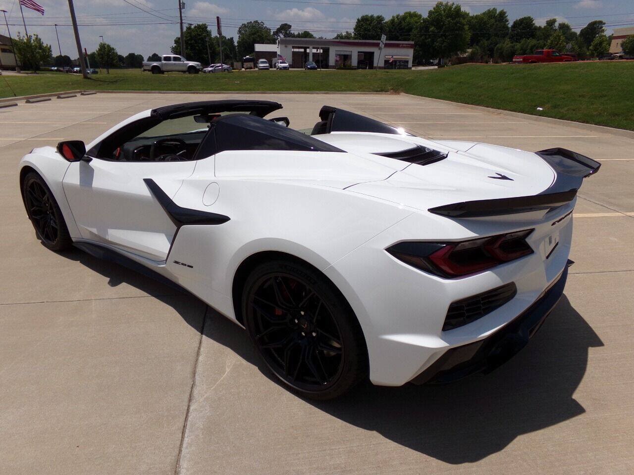 Used 2023 Chevrolet Corvette Z06 w/ Stealth Interior Trim Package RWD image 30