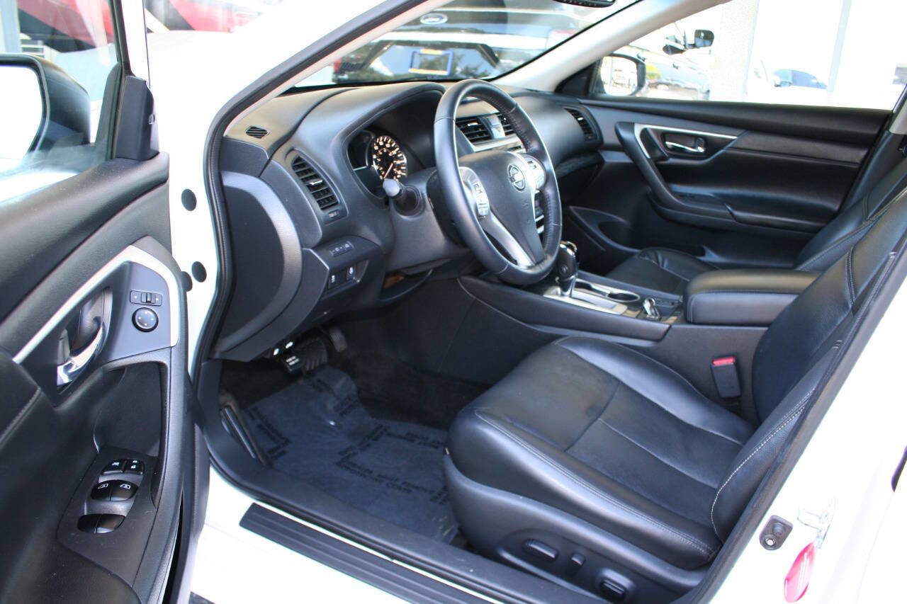 Used 2018 Nissan Altima 2.5 SL FWD image 16