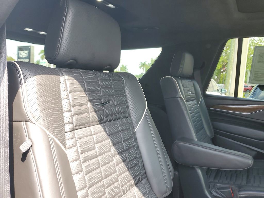 Used 2023 Cadillac Escalade Sport Platinum w/ LPO, ONYX Package image 24