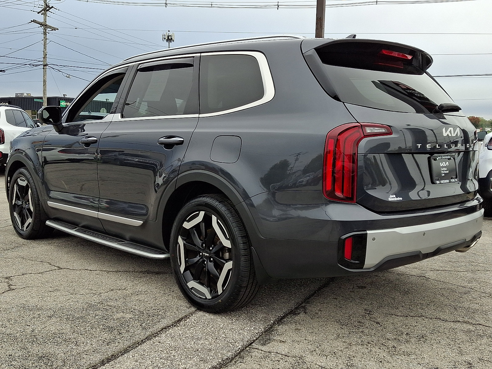 Certified 2024 Kia Telluride S w/ S Sunroof Package AWD/4WD image 4