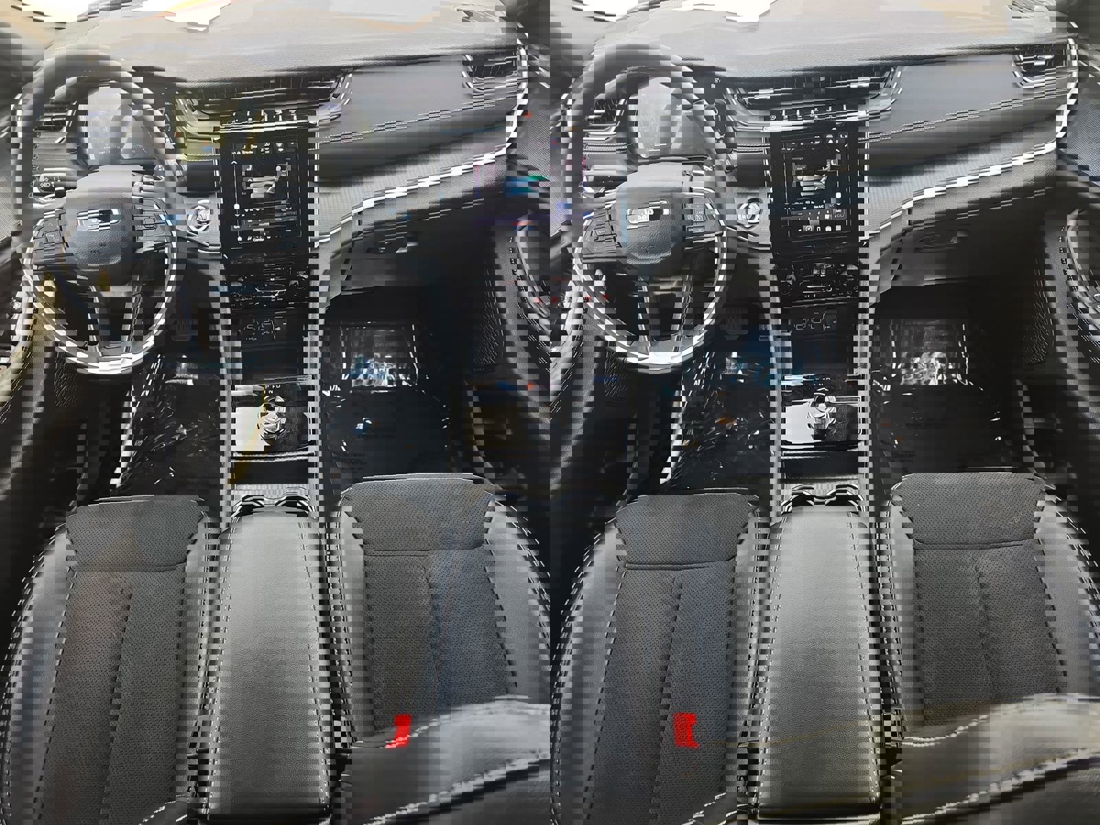 Used 2024 Jeep Grand Cherokee Altitude image 9