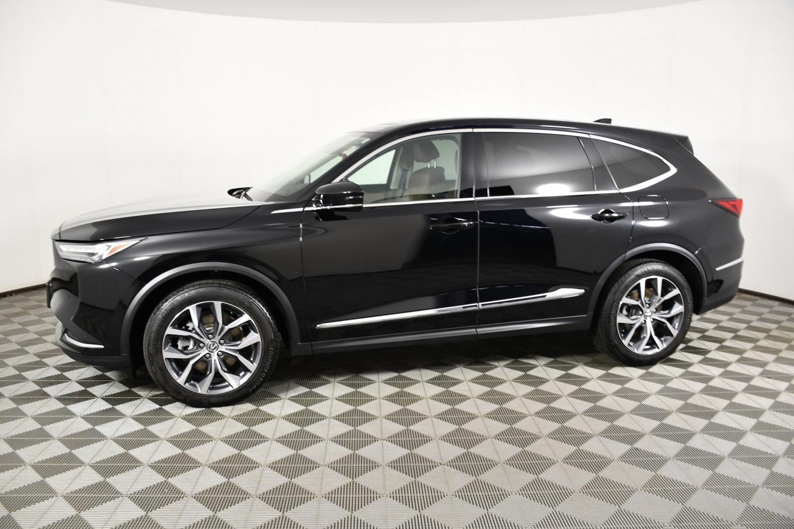 Certified 2024 Acura MDX SH-AWD w/ Technology Package image 9