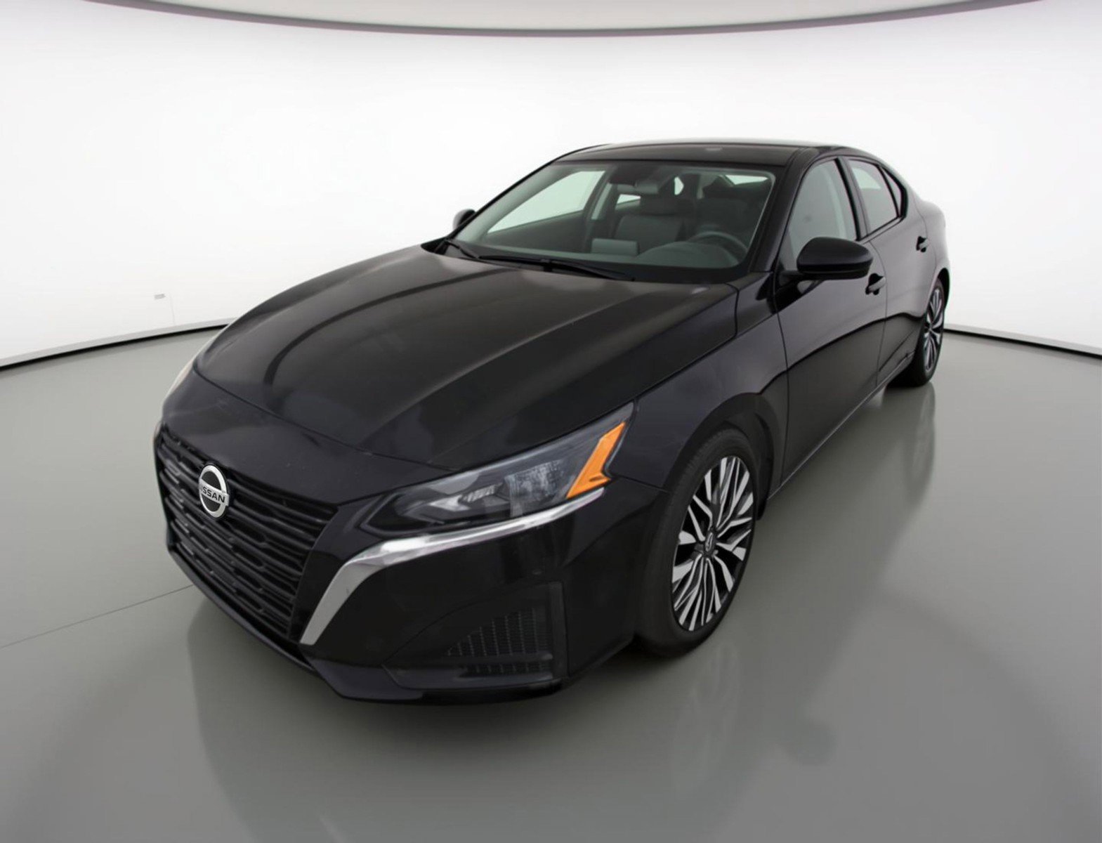 Used 2025 Nissan Altima 2.5 SV image 3