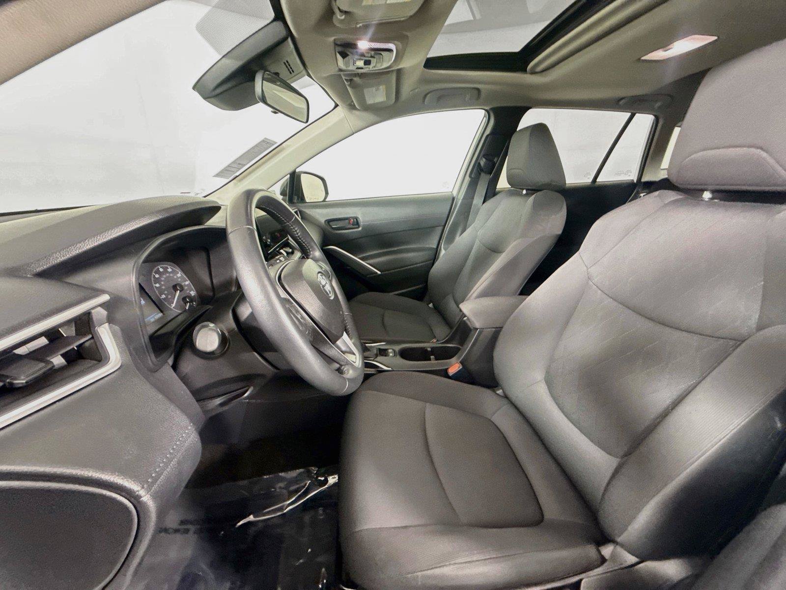 Used 2025 Toyota Corolla Cross LE w/ Moonroof Package AWD/4WD image 3