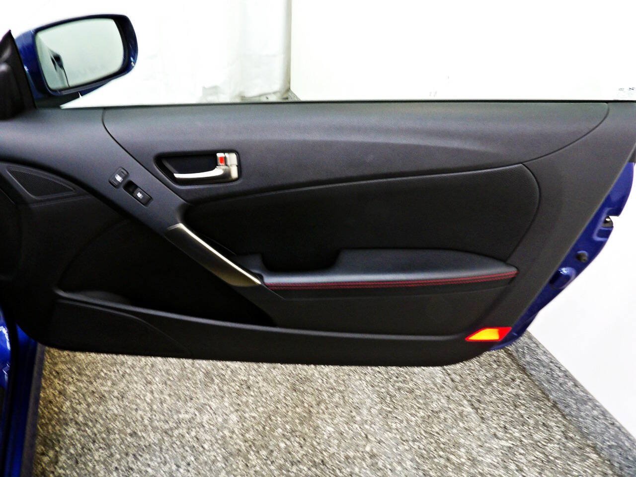 Used 2016 Hyundai Genesis Coupe 3.8 RWD image 10