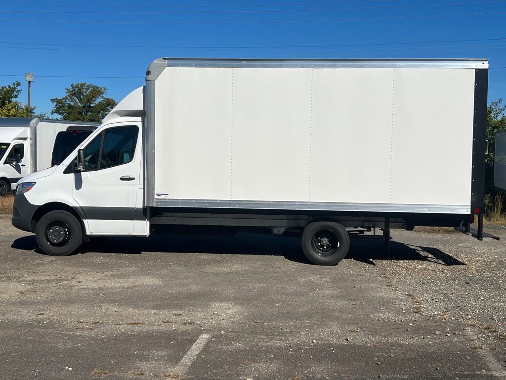 Used 2024 Mercedes-Benz Sprinter 4500 image 6