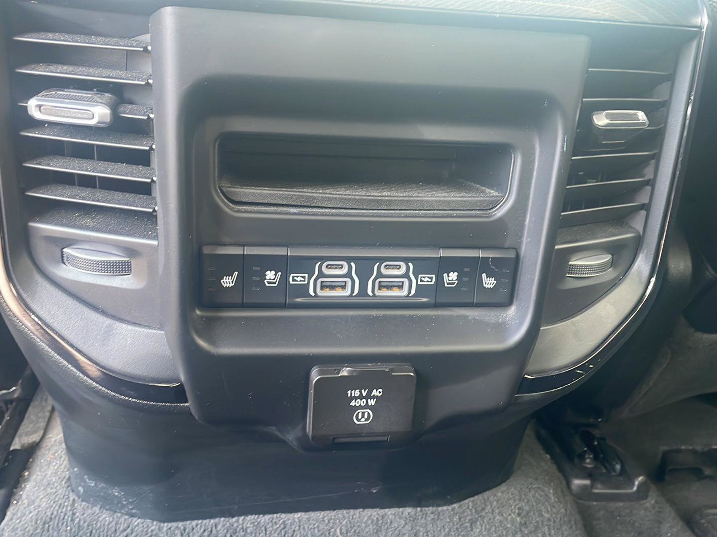 Used 2024 RAM 1500 Limited AWD/4WD image 9