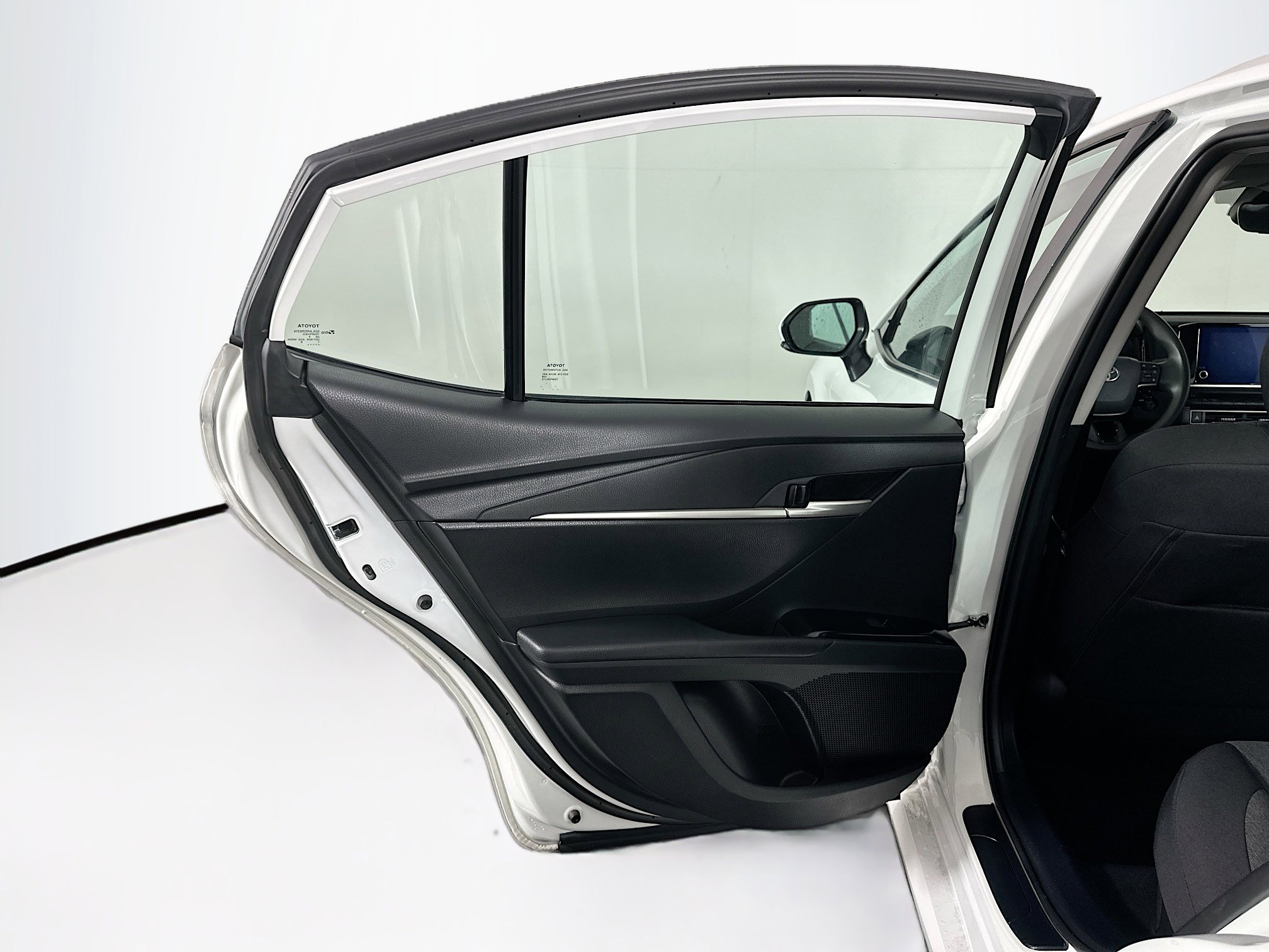 Used 2025 Toyota Camry LE image 26