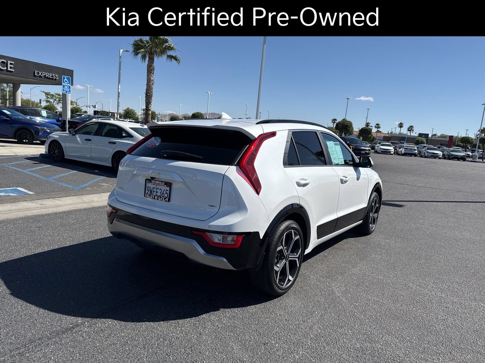 Certified 2025 Kia Niro EX Touring FWD image 10
