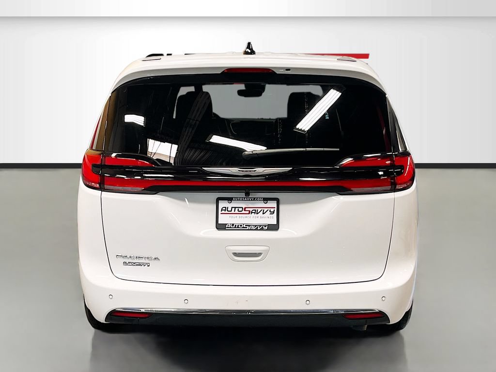 Used 2026 Chrysler Pacifica Select FWD image 6
