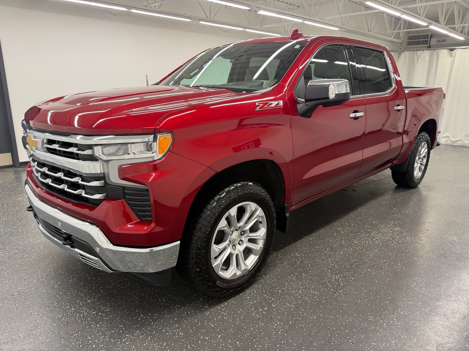 Used 2024 Chevrolet Silverado 1500 LTZ w/ LTZ Premium Package AWD/4WD image 4