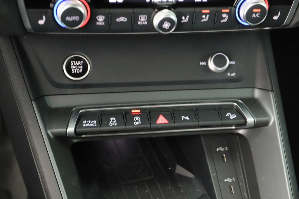 Certified 2025 Audi Q3 2.0T Premium w/ Convenience Package AWD/4WD image 30