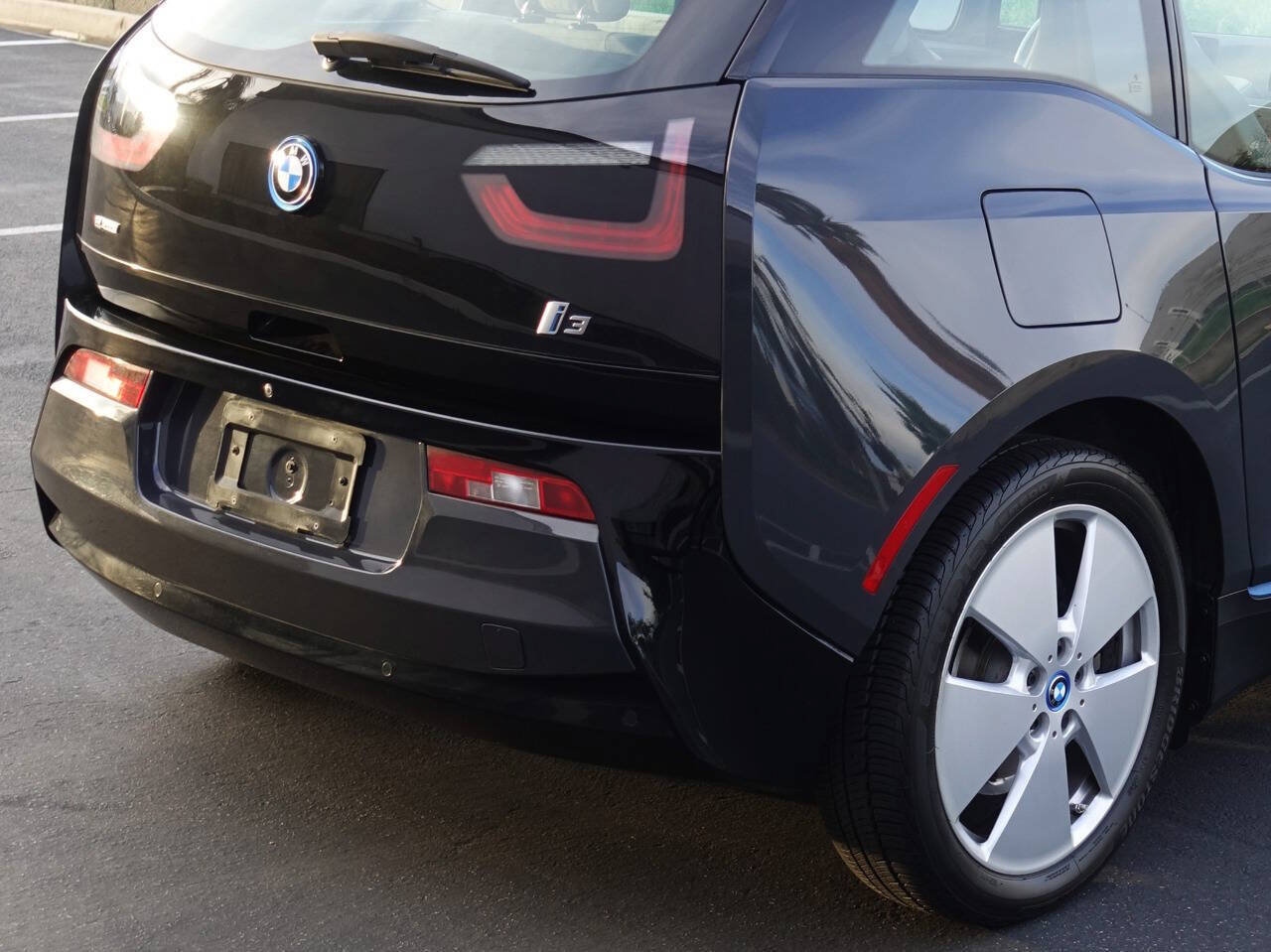 Used 2015 BMW i3 w/ Range Extender RWD image 22