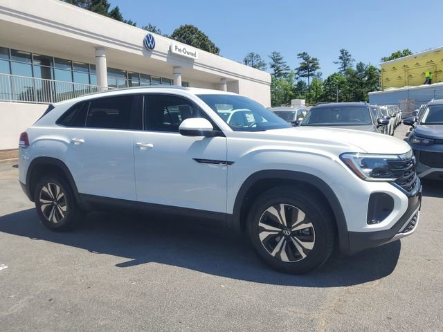 Certified 2025 Volkswagen Atlas Cross Sport SE image 3