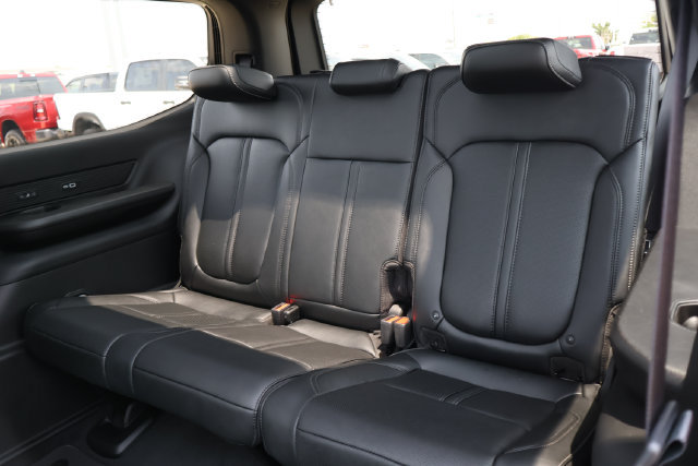 New 2026 Jeep Grand Wagoneer Limited AWD/4WD image 10
